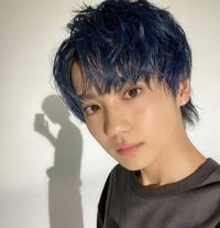 「カッコよすぎ」「久しぶりの暗髪で動悸が」“青髪”の吉野北人に悶絶の声