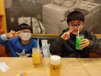 山田花子『いいお店見つけたわ！』