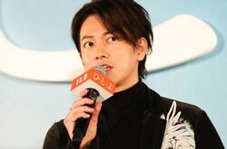 佐藤健、佐々木蔵之介に剣心ばりの“全力飛び蹴り”！？「アクションシーンじゃなくてただの暴力（笑）」