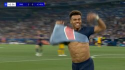 「これで10代は末恐ろしい」「怪物や」上半身バッキバキ、19歳のNEXTネイマールが話題沸騰「華もヤバい」超高速カウンターを華麗に仕上げてユニ脱ぎ捨て→イエローカードの瞬間