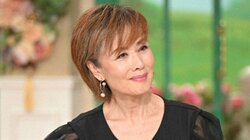 74歳小柳ルミ子、膝上20cm超ミニ丈衣装＆ハイヒールで圧巻美脚を披露「毎回脚を見せてくださいって言われるので」