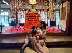 川崎希、次女の初節句を家族でお祝い「みんなでわいわいと」親子ショットも披露