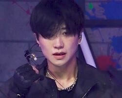 声震わせ涙を流し「つらいです…」本番前にパニックに…元アイドル練習生が感情爆発！審査員「深呼吸して」異例の事態に