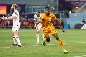 オランダが一番乗りで準々決勝へ！　若きアメリカを下す…ダンフリースが1得点2アシスト