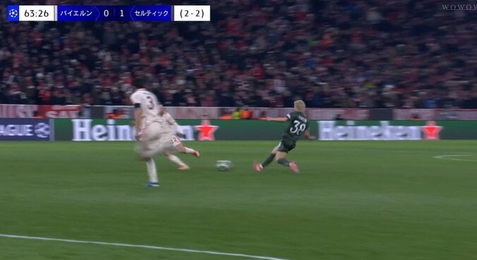 【写真・画像】はええええ！ 前田大然、異次元スピードに「ドン引き」 一瞬の隙をついて“鬼プレス”→突撃された相手GKがビビまくる「悪夢だろw」　1枚目