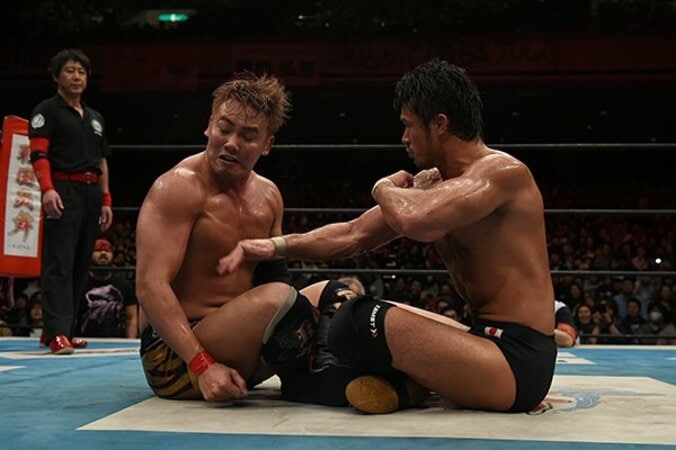 【新日本プロレス】オカダvs柴田が30分を超える意地の激闘！試合後に新たな因縁が勃発 1枚目