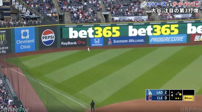 【写真・画像】ウソだろ…！？ 大谷翔平、逆方向弾に“イライラ”「そらキレる」「すげえ表情」 まさかの被弾… 投手の様子がおかしくなる　1枚目