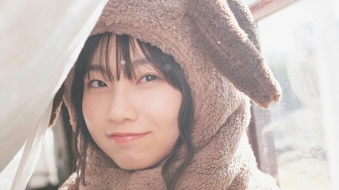 【写真・画像】モー娘。井上春華、“名門学校のテニス部”テーマのグラビア 「週刊！ハロプロ写真館」カット公開　1枚目