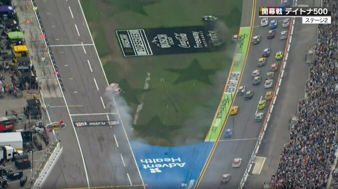サーキット騒然！デイトナ500で“玉突き事故” 先頭争いで「外、真ん中、内側」相次ぐ連鎖接触に「これは無理」「避けきれない」 4枚目