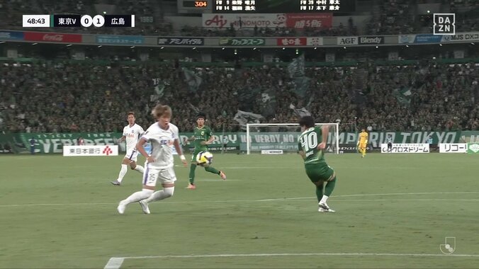 「なんでこれがノーハンド？」シュートブロックでボールが肘に当たるもノーファウル「そんなのありなん？」「そこ以外に手の置き場ないし」ファンの意見は真っ二つ 5枚目