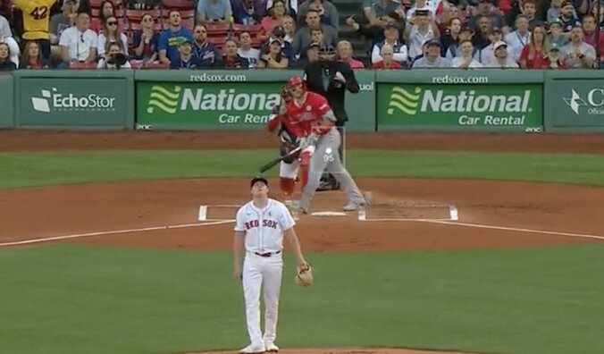 【写真・画像】ウソでしょ…？ 大谷翔平、とんでもない所に飛ばす…“まさかの光景”「エグすぎる」183キロ爆速“ロケット打球”→敵軍野手が全く動けない　1枚目