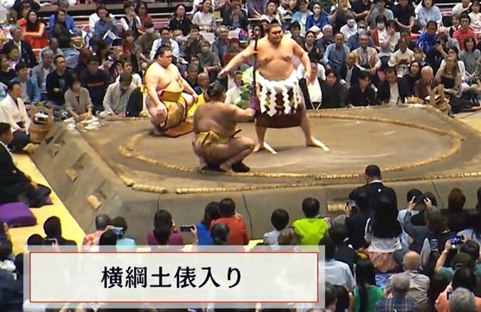 「あれ、2人も映ってる」横綱・大の里土俵入りで“まさか” 著名人の2ショットに反響続々「これは目立つ」「仲良すぎ」 3枚目
