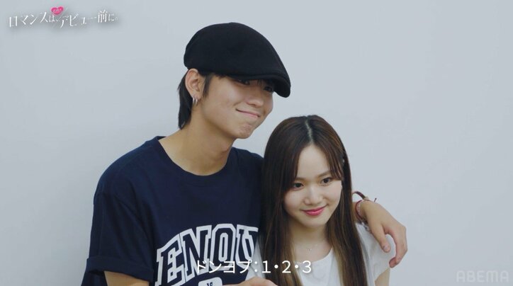 肩を抱いて密着…Nizi Project出身の日本人女子高生ら、韓国人彼氏とのセルフィー撮影で思わず照れ笑い『ロマンスは、デビュー前に。』最終回