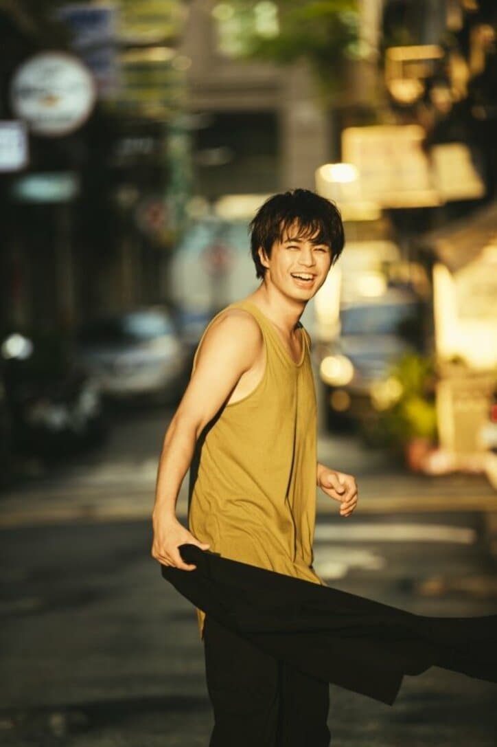 佐伯大地、無邪気な笑顔から色気のある姿まで…　ファースト写真集『ROAR』発売決定