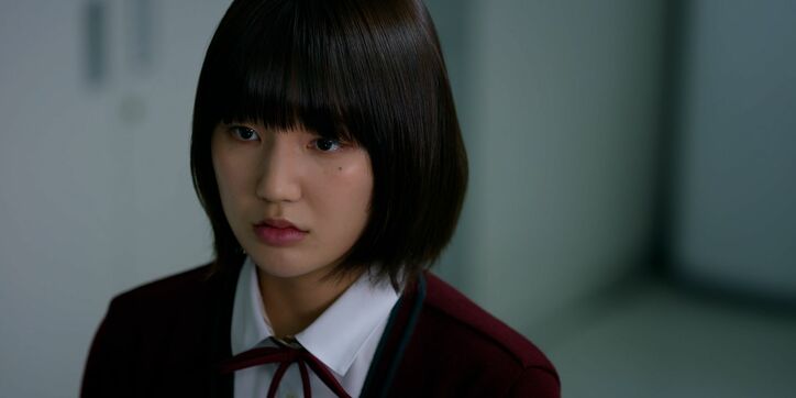 誰もが羨む貴族学校、しかしそこは壮絶な階級社会だった…「貧乏に生まれたのが悪いのよ」転落事件の真相から見える学園内の格差、韓国発の手に汗握る心理戦ドラマ