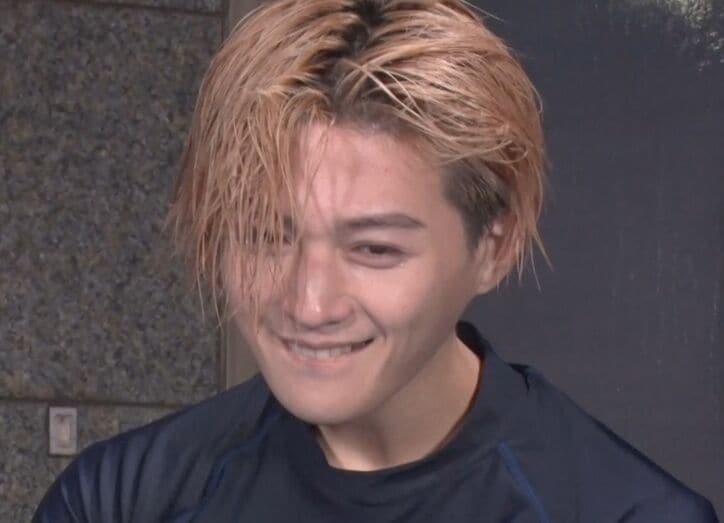 【写真・画像】八木勇征、濡れた髪をかき上げ元アイドルに「かわいいね」と悪魔のささやき　1枚目