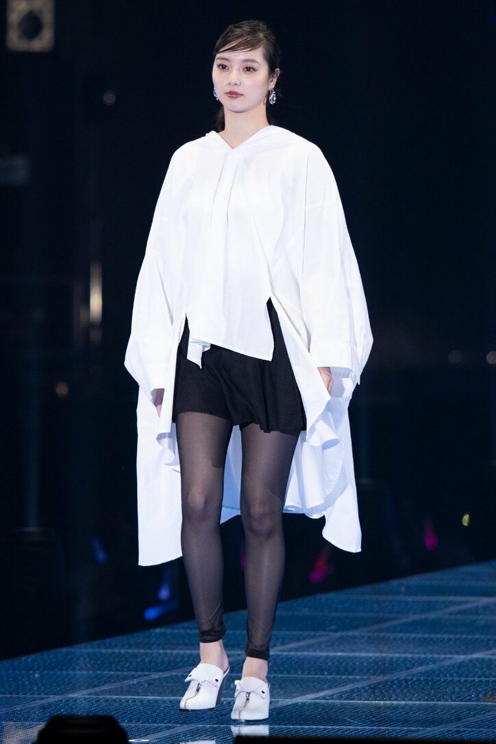 山田優が圧巻のスタイルで存在感放つ! 人気モデルが一堂に『TGC』【画像集】