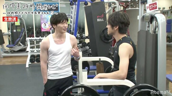 田中圭の筋トレ姿に視聴者大興奮「ほんまにこの時間のタンクトップ姿はブフォォォ」
