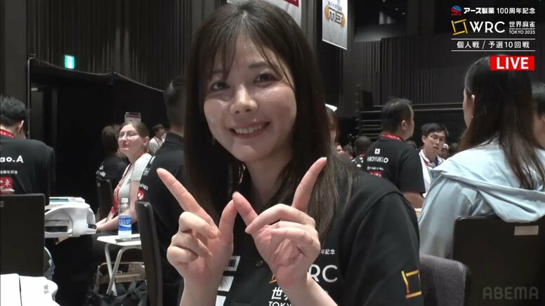 もはや「世界のアイドル」になったグラドル雀士・高宮まり カメラ目線で連続ポーズ「無限にかわいい」と話題／世界麻雀