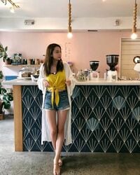 「最高に可愛いなー」「直視できない美貌と細さ」Nikiの“美脚”際立つオフショットに称賛の声