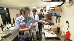 鶏白湯スープが“爆発”!? 翻弄されるラーメンバル…120杯分を費やし調査、原因は「お玉」に？