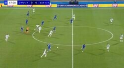 スタジアム騒然！ 前田大然が「ありえない」 超加速スピード→“爆速プレス”を仕掛けた瞬間　突然の“出現”に「なんでそこにいるんだ」