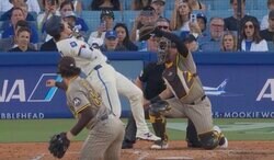 どこ投げてんだよ！大谷翔平、顔面付近に危険球で“まさかの光景”「ぶつけるなよ…」「ヒヤヒヤする」予想外のリアクションが話題に「笑ってるやんw」