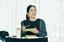 阿部純子、恋人役を演じた井ノ原快彦は「現場を見守るお父さんのような、本当に優しい方」 『461個のおべんとう』メイキング＆インタビュー