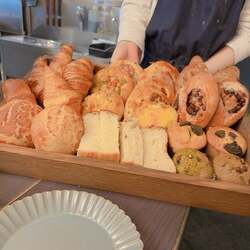 「おかず系も甘い系もどれもおいしくて」  元ギャルママモデル、娘と1時間待ちの人気店でランチ