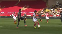 ここで戻るのかよ！南野拓実が鬼のプレスバック発動でチームを救った瞬間！献身的すぎる守備対応に「完全に王様」「一人で試合決めてて草」