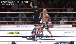 反則イエロー、試合再開と“同時”に衝撃の回し蹴りKO まさかの展開に「速攻で終わった」「これはひどい」称賛と同情の声