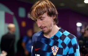 「素敵な振る舞いだ」「リスペクトを感じる」元アルゼンチン代FWアグエロが、敗戦後のモドリッチをハグ…リスペクトの表れと話題