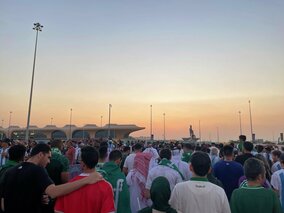 「ほぼ1都市開催」懸念を解消した「赤・緑・ゴールド」メトロの見事な観客輸送【“計25大会出場”ジャーナリストのカタールW杯現地ルポ】