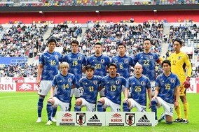 「かなりスタイリッシュ」とまたまた高評価！ 英メディアが発表した“カタールＷ杯新ユニホーム・ランク”で日本代表が堂々３位に選出！