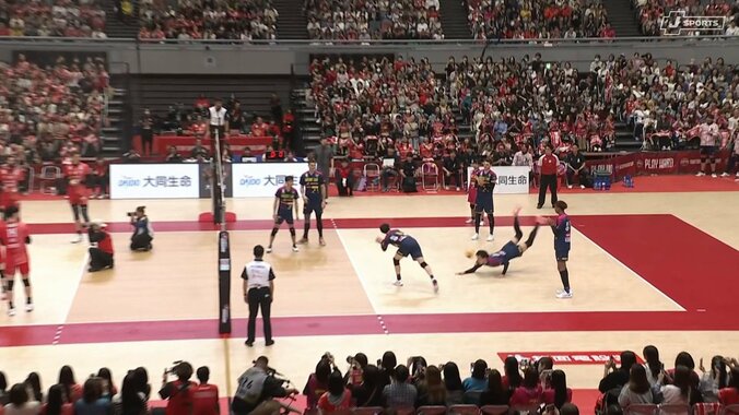 見事なフローターサーブ