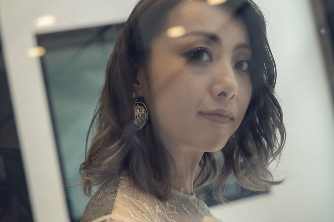 Dream Shizuka、今の思いを封じ込めたソロデビューシングル『4 FEELS.』インタビュー 5枚目