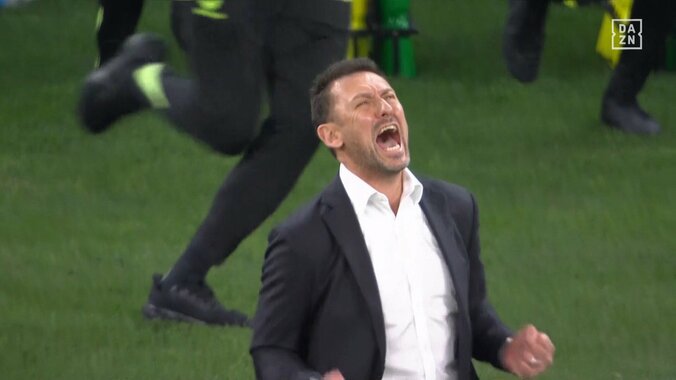 「やられたい放題やないか」「これは擁護できない」終了間際“悪夢の失点”に批判殺到！ターンで剥がされ失点関与のDFに「最善は尽くした」「今後のパフォーマンスで見返して」の声も 3枚目