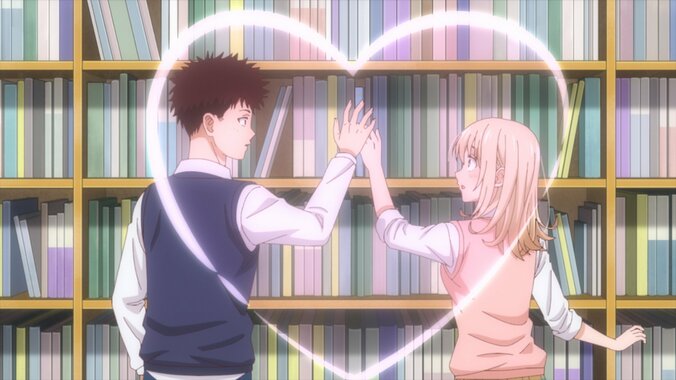 【写真・画像】メダカの気を引こうと意気込むモナの後ろで怪しげな視線を送る姿が…『黒岩メダカに私の可愛いが通じない』第2話あらすじ＆先行カット　3枚目