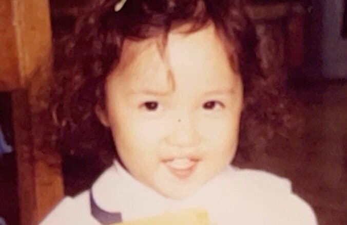 【写真・画像】中学の時に母が再婚…“26歳差婚夫婦”の27歳美人妻「小さい頃にお母さんに言えなかったことを夫に言っていた」過去のトラウマとその影響を告白　1枚目