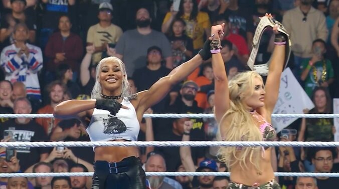 ティファニーに手を差し伸べるジェイド