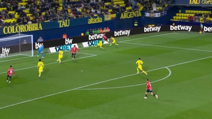 【映像】2人相手にゴリゴリ強攻突進