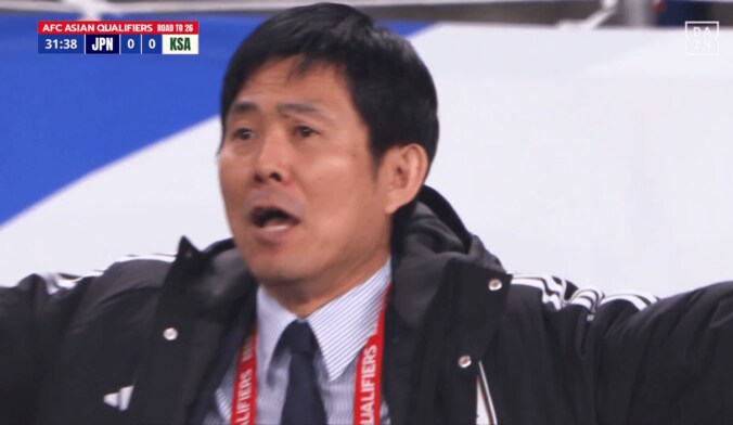 「ふざけるな！」久保建英が“危険タックル”被害で悶絶…「タケ可哀想」「足裏は危ない」「大丈夫か？」ファンが激怒＆心配した瞬間【日本代表】 4枚目