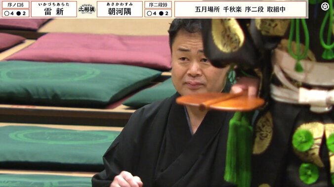 たまらず笑顔の雷親方