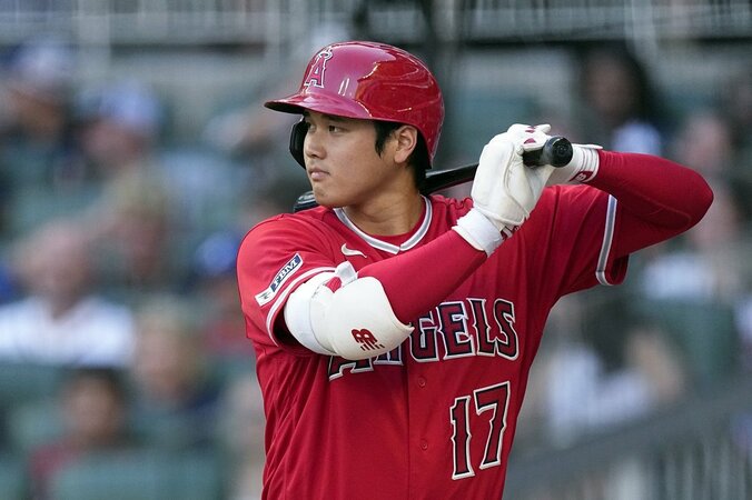 大谷翔平、チーム残留確定後初戦で6戦連続安打マーク サイ・ヤング賞有力候補右腕に1安打2三振、二盗成功もチームは敗れる 1枚目