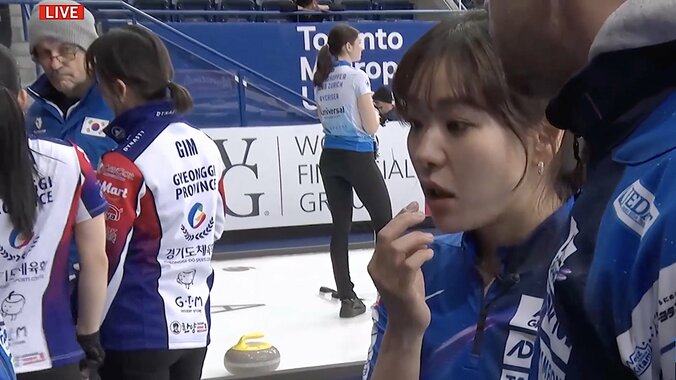 【写真・画像】吉田知那美が「I'm sorry」試合中のお茶目な“仕草＆照れ笑い”に注目「ちなみちゃん可愛い」　1枚目