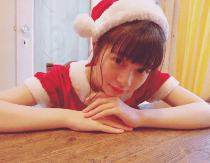 桜田ひより、ミニスカートのサンタ姿にファン大絶賛「めちゃめちゃ可愛いサンタさん」