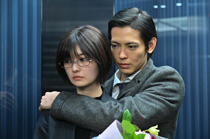 社内不倫に疲れ、クリスマスに元カレと激しく求め合った夜『私が獣になった夜〜名前のない関係〜』第6話