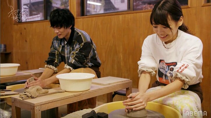 後ろからハグ&耳に息を吹きかけ…カイト&ありさ、告白成立後の初デートでラブラブ全開『オオカミくん』