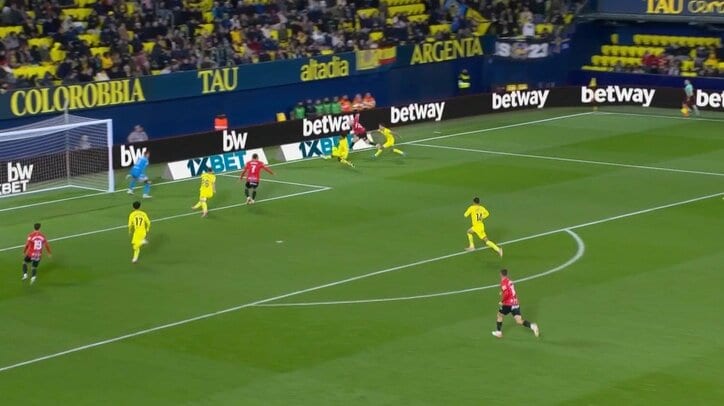 【映像】2人相手にゴリゴリ強攻突進