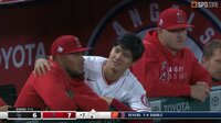 大谷翔平 チームメートと会話